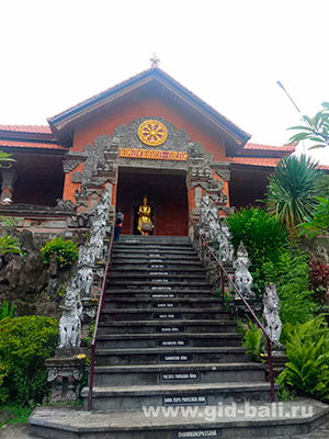 Лестница в храме Barhmavihara Arama