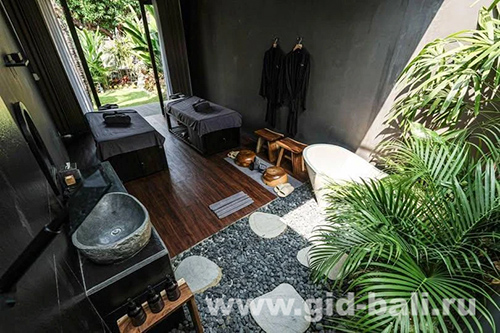 Внутри СПА-салона Интерьер в СПА-салоне SPA de Alam Bali на острове Бали