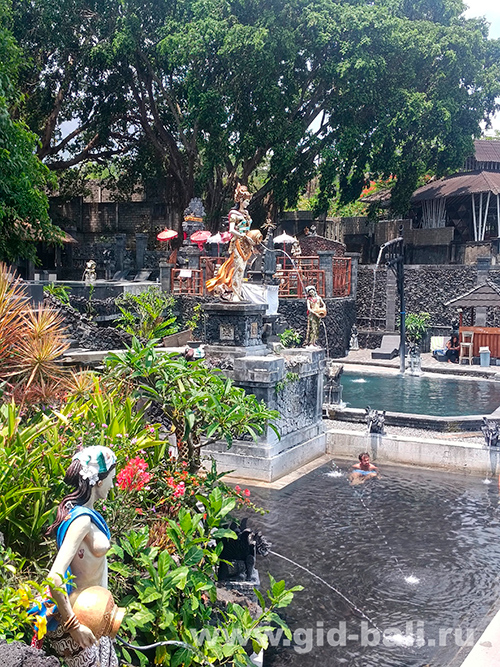 Горячие источники у вулкана батур